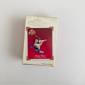 Hallmark Keepsake Ornament Make Way Snowboarding Taz Loony Tunes